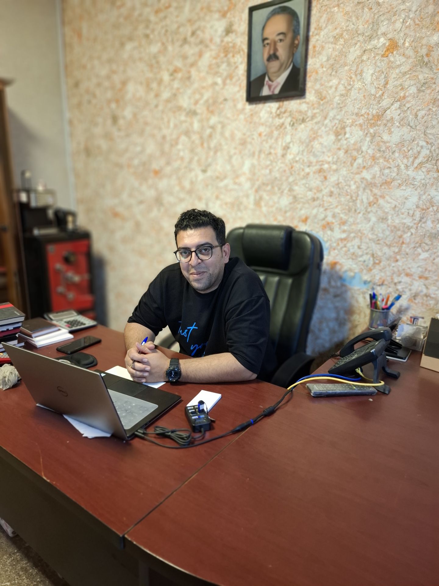 مدیر فروش: مهرداد میران